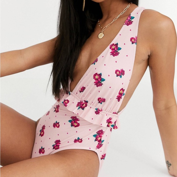 🌹 Playful Promises Floral Ruffle Swimsuit - Picture 4 of 9